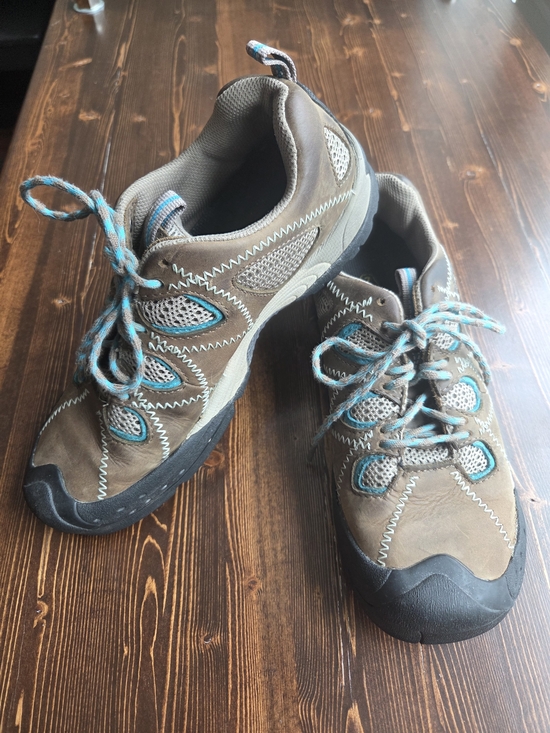 Keen Shoes - Keen Women's Brown Hiking Shoes with Teal Accents